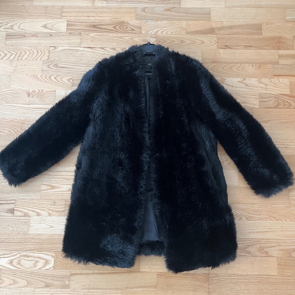 Mango-Oversize Faux Fur Coat - Black